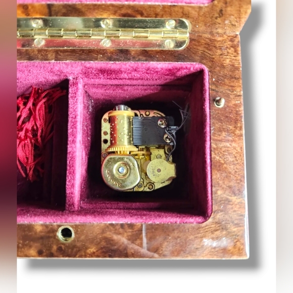 Sorrento Italian Music Box - Picture 7 of 9